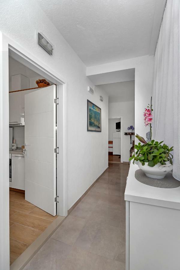 Mirjana & Ivo Apartment Makarska Luaran gambar